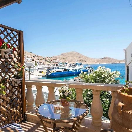 Annas Houses Chalki Town Екстериор снимка