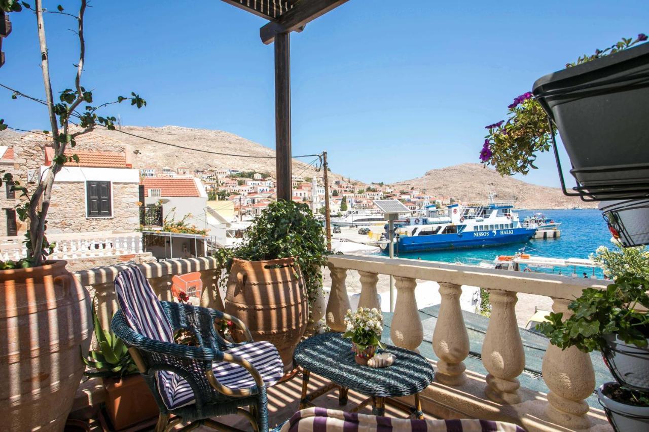 Annas Houses Chalki Town Екстериор снимка