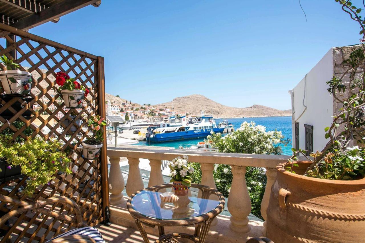 Annas Houses Chalki Town Екстериор снимка
