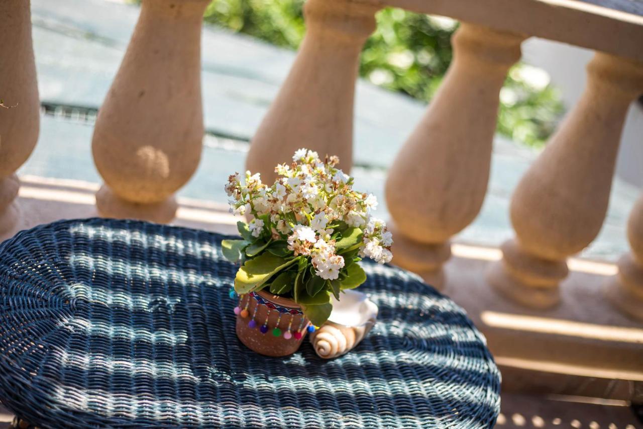 Annas Houses Chalki Town Екстериор снимка