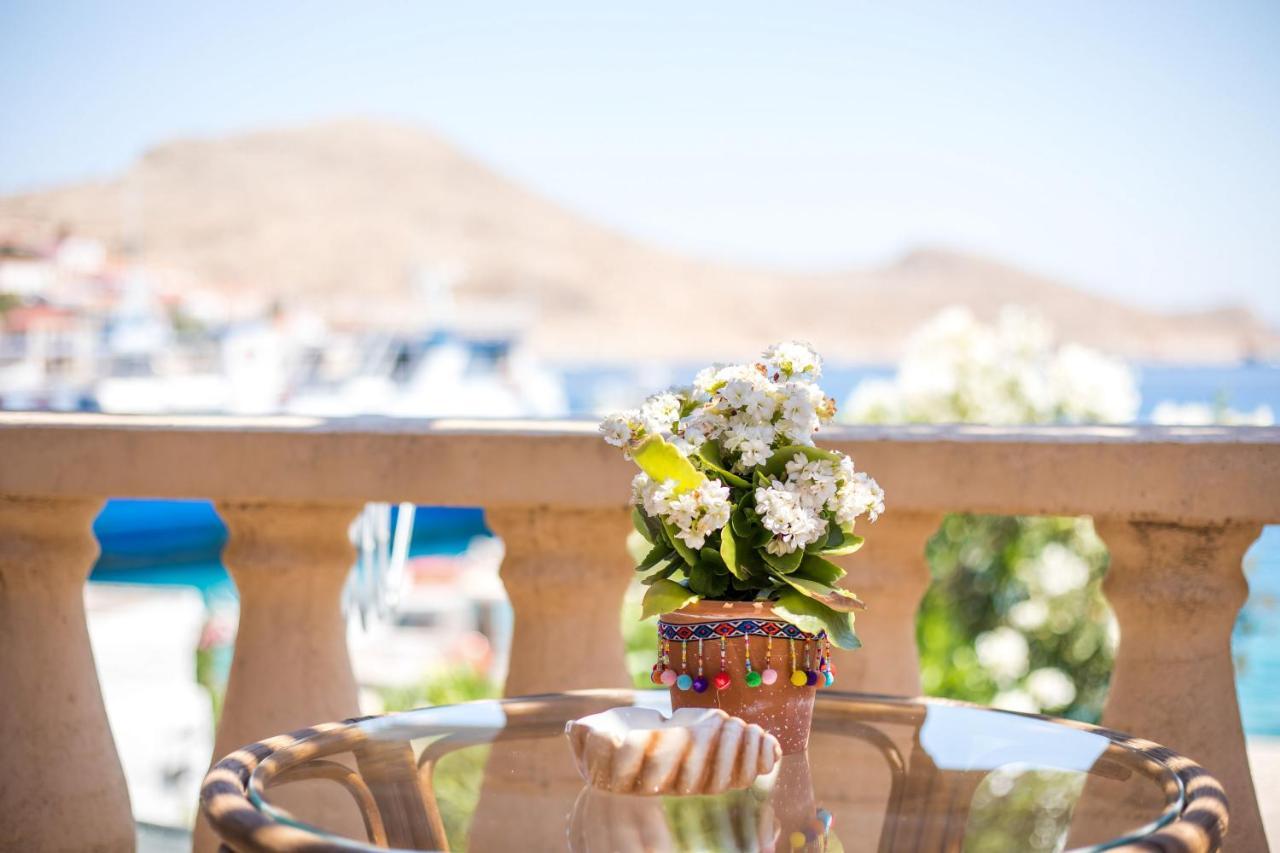 Annas Houses Chalki Town Екстериор снимка