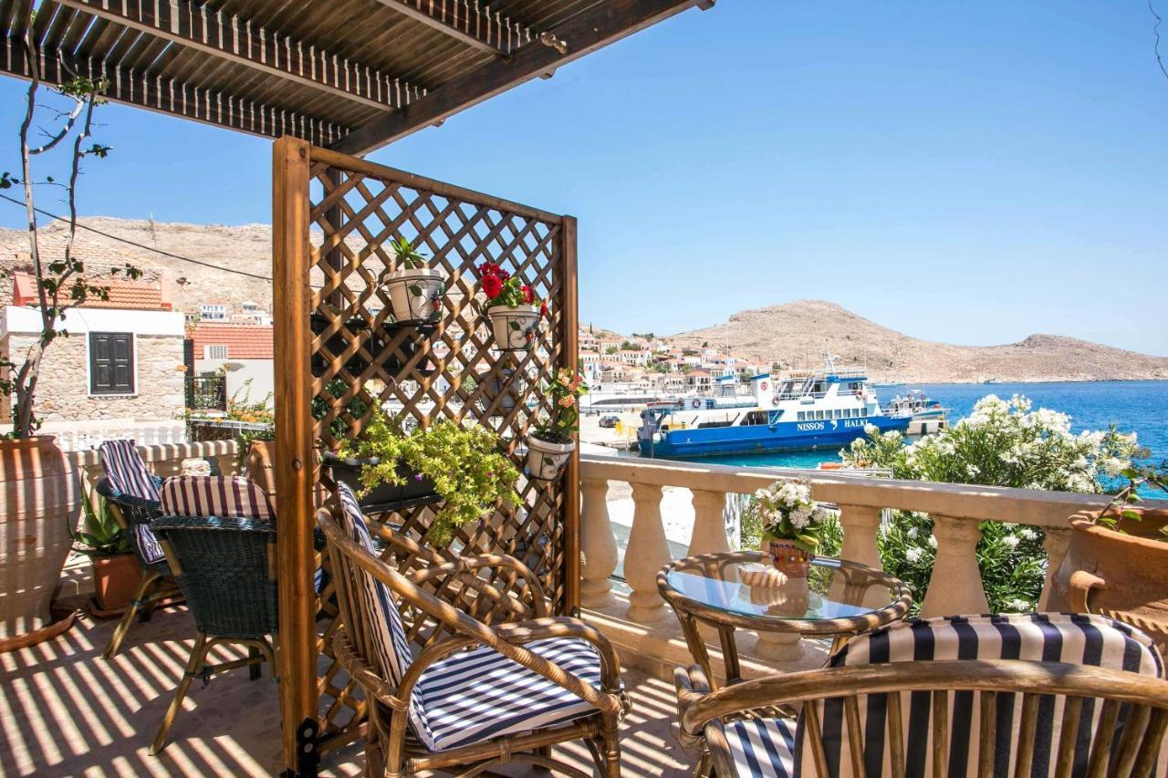 Annas Houses Chalki Town Екстериор снимка