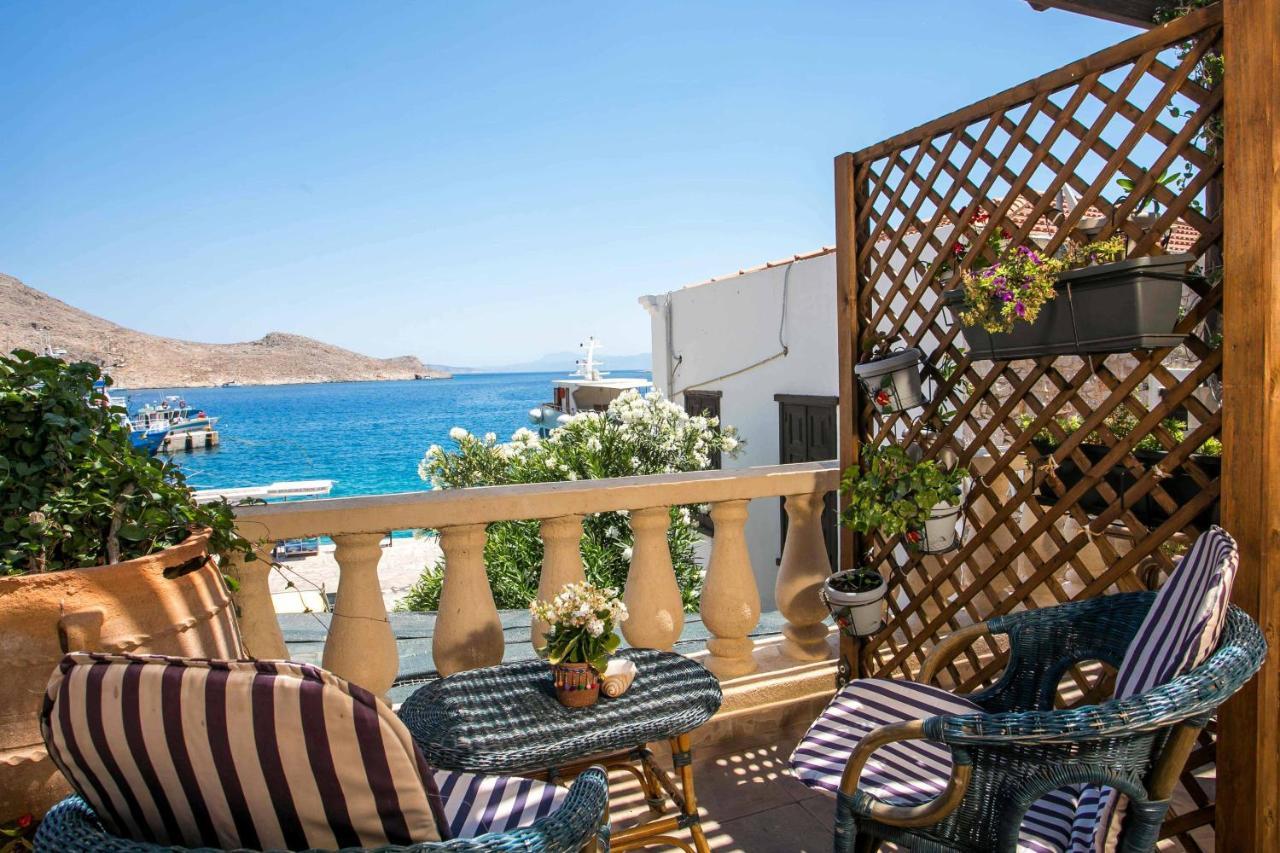 Annas Houses Chalki Town Екстериор снимка