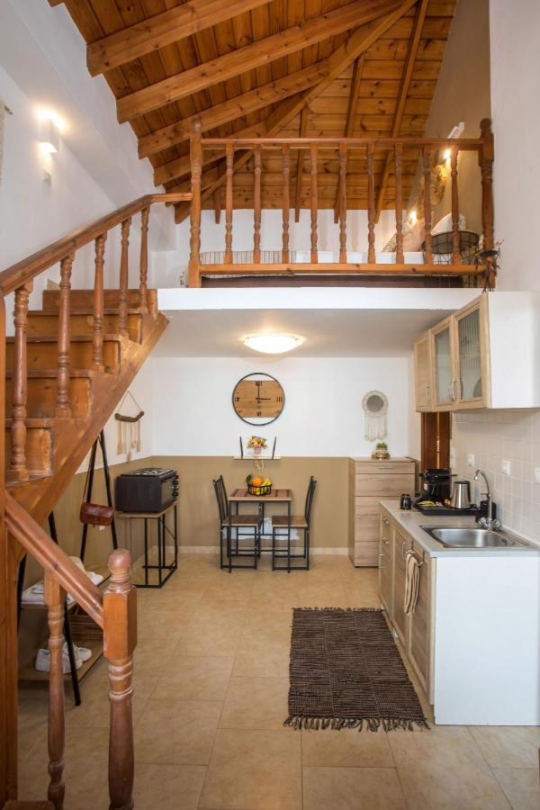 Annas Houses Chalki Town Екстериор снимка