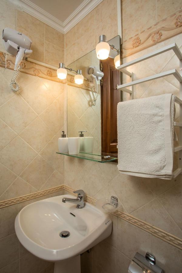 Annas Houses Chalki Town Екстериор снимка