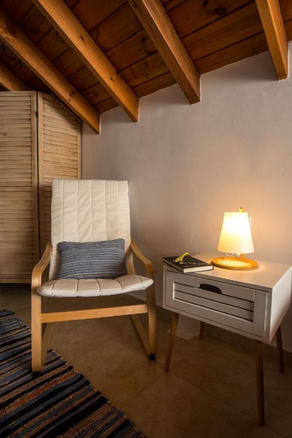 Annas Houses Chalki Town Екстериор снимка