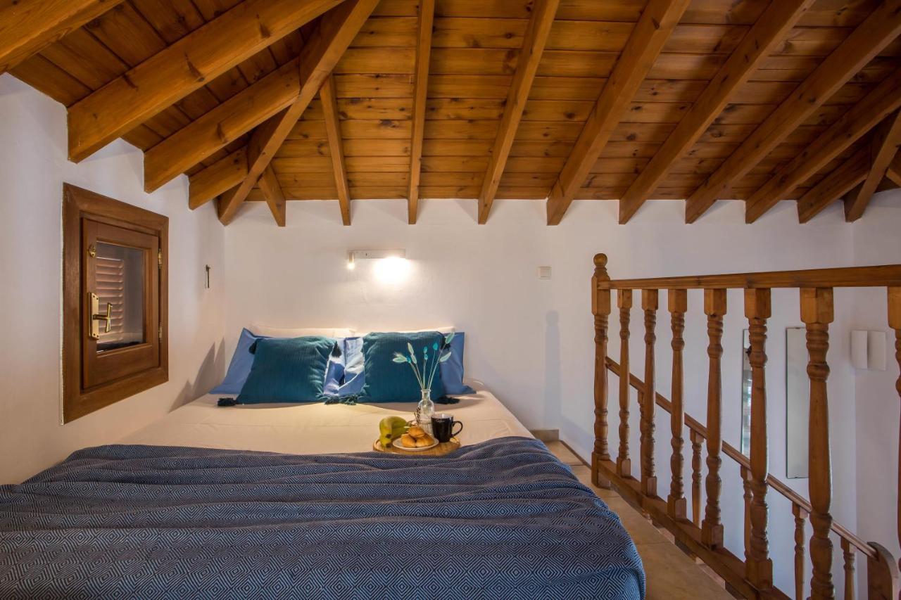 Annas Houses Chalki Town Екстериор снимка